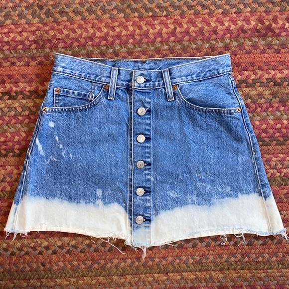 Y2K RETRO LEVIS BUTTON FRONT DENIM BLEACHED SKIRT - Picture 1 of 4